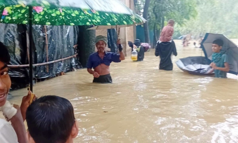 বন্যায় কক্সবাজারে ২ শিশুর মৃত্যু, পানিবন্দি ৩ লক্ষাধিক মানুষ
