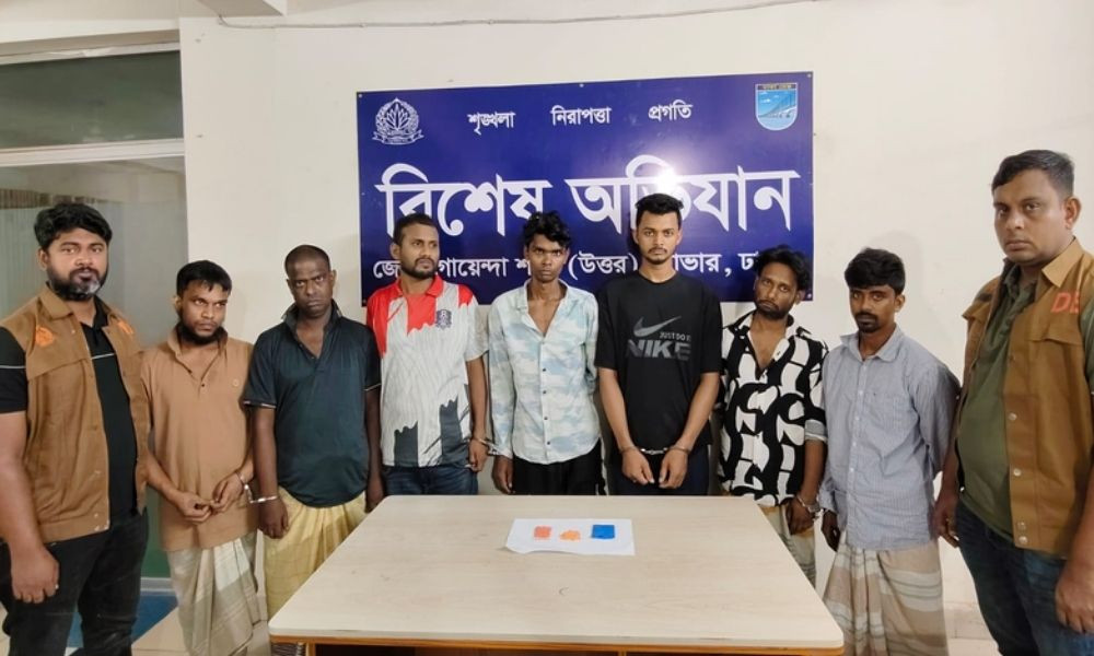 সাভার-আশুলিয়ায় ডিবি ও থানা পুলিশের অভিযানে ১১ জন গ্রেপ্তার
