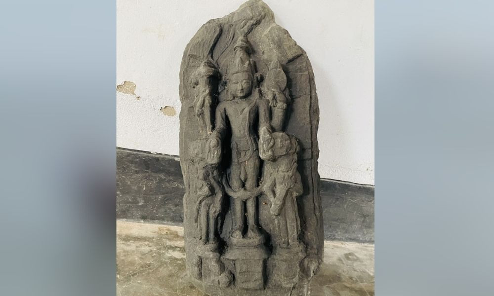 নওগাঁয় কষ্টিপাথরের বিষ্ণুমূর্তি উদ্ধার