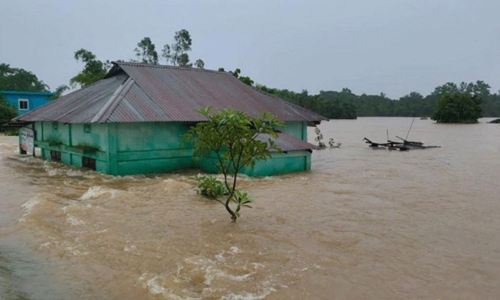 ভারী বৃষ্টি ও পাহাড়ি ঢলে সিলেট বিভাগে বন্যার শঙ্কা, প্লাবিত অন্তত ৬০ গ্রাম