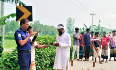 টাঙ্গাইলে বাস-মোটরসাইকেল সংঘর্ষে নারী নিহত, আহত ২