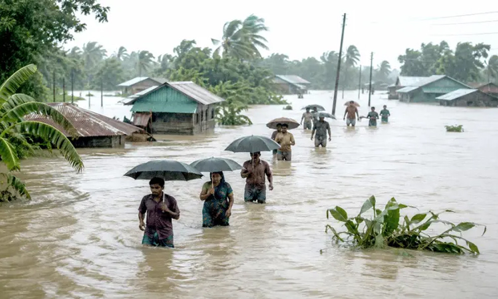 বন্যা ও দুর্যোগে মানুষের পাশে দাঁড়ানোই প্রকৃত ঈমানের পরিচয়