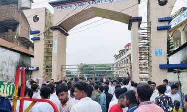 ‘নকলের সুযোগ’ না পেয়ে এইচএসসি পরীক্ষাকেন্দ্রে হামলা-ভাঙচুর, আহত ১০