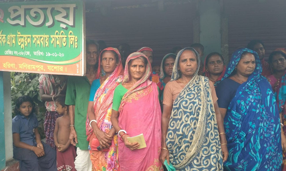 ‘দুই কোটি টাকা’ নিয়ে সমিতির পরিচালক উধাও