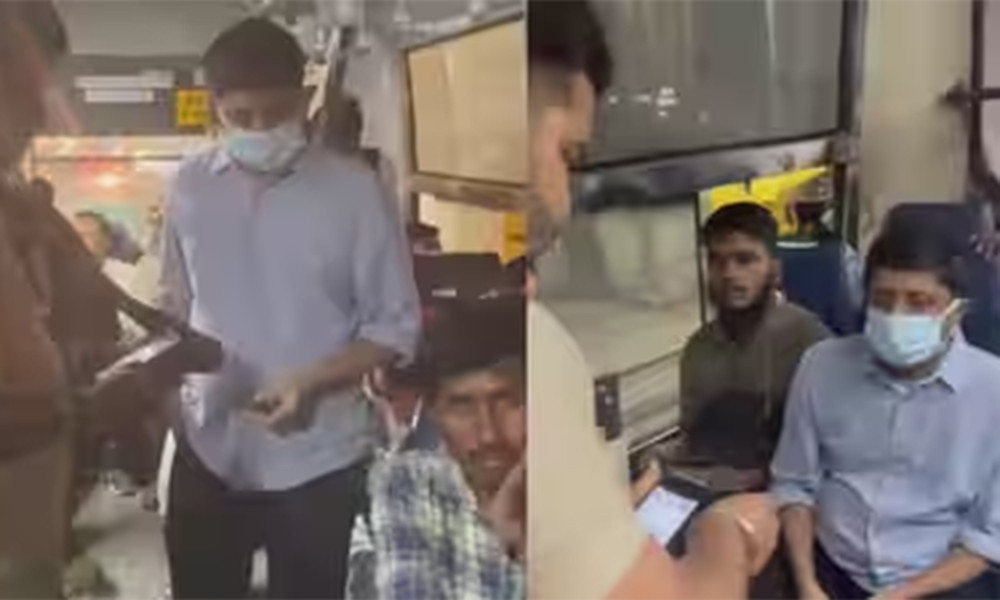 ভাঙতি না থাকায় পরিবহনমন্ত্রীকে বাস থেকে নামিয়ে দিলেন কন্ডাক্টর