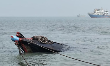 বঙ্গোপসাগরে ট্রলারডুবি : চারদিন পর নিখোঁজ কালাম পাইকারের মরদেহ উদ্ধার