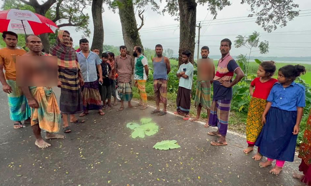 দামুড়হুদায় বাসের ধাক্কায় প্রাণ গেল শিশুর