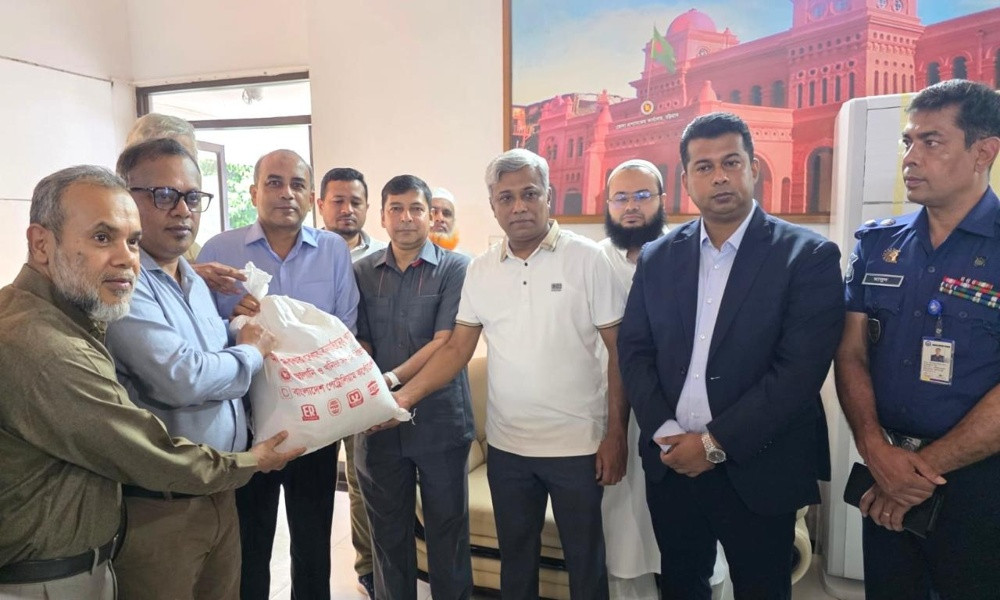 বন্যাদুর্গতদের জন্য বিপিসির ত্রাণ