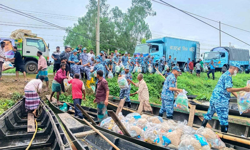 বন্যাকবলিত এলাকায় মানবিক সহায়তায় বিমান বাহিনী