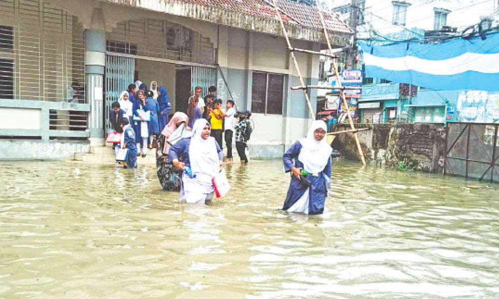 বৃষ্টি-বন্যায় পরীক্ষা নিয়ে অসন্তোষ
