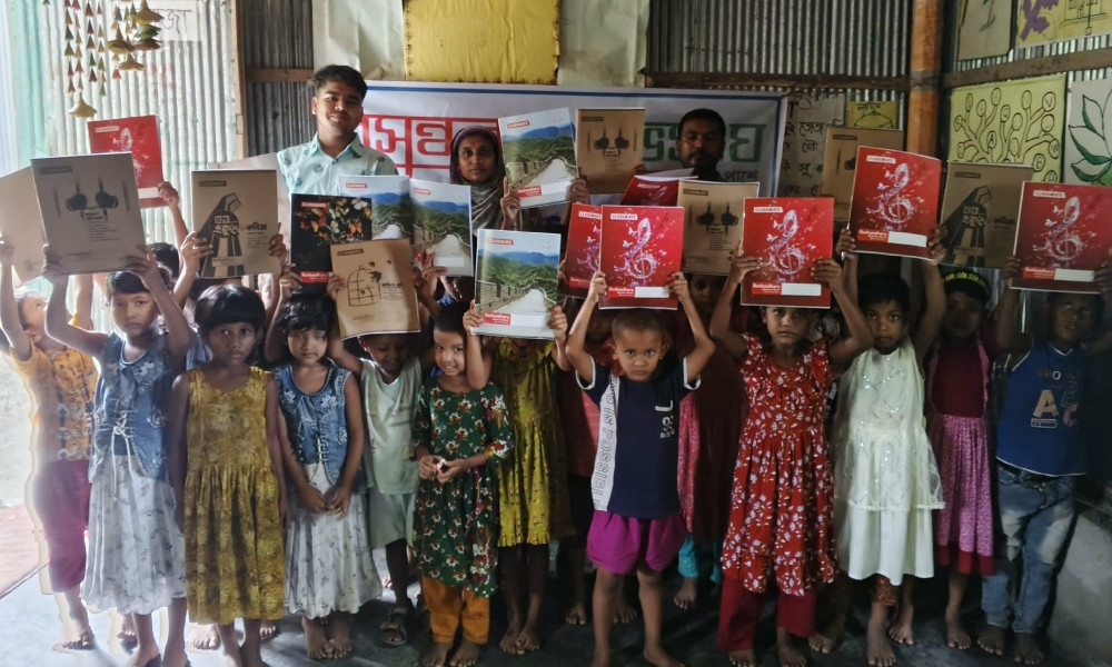 গঙ্গাচড়ায় বসুন্ধরা শুভসংঘের শিক্ষা উপকরণ বিতরণ