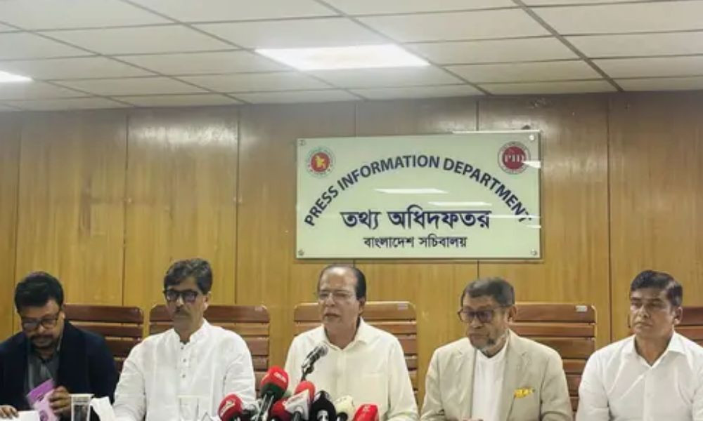 বন্যায় ৫৪ মৃত্যুর বেশির ভাগেরই কারণ পাহাড়ধস : ত্রাণমন্ত্রী