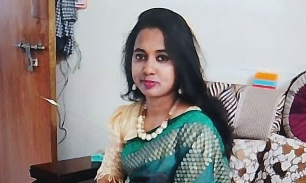 স্কুলশিক্ষিকার মাথায় ছাত্রীর মায়ের ১০ কোপ, আঙুল বিচ্ছিন্ন