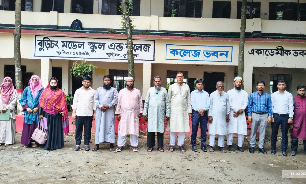 বুড়িচং মডেল স্কুল অ্যান্ড কলেজে ফুলেল অভ্যর্থনায় ১২ নবনিযুক্ত শিক্ষক