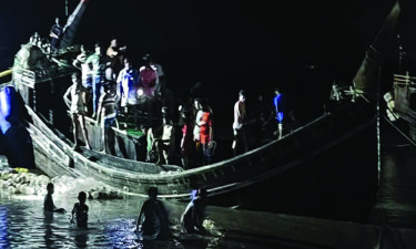 কুতুবদিয়া চ্যানেলে ট্রলারডুবি, চার মরদেহ উদ্ধার, নিখোঁজ একজন