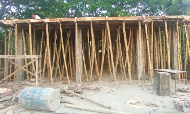 ৯ বিদ্যালয়ে নির্মাণকাজে অনিয়ম, সাটারিংয়ে বাঁশ