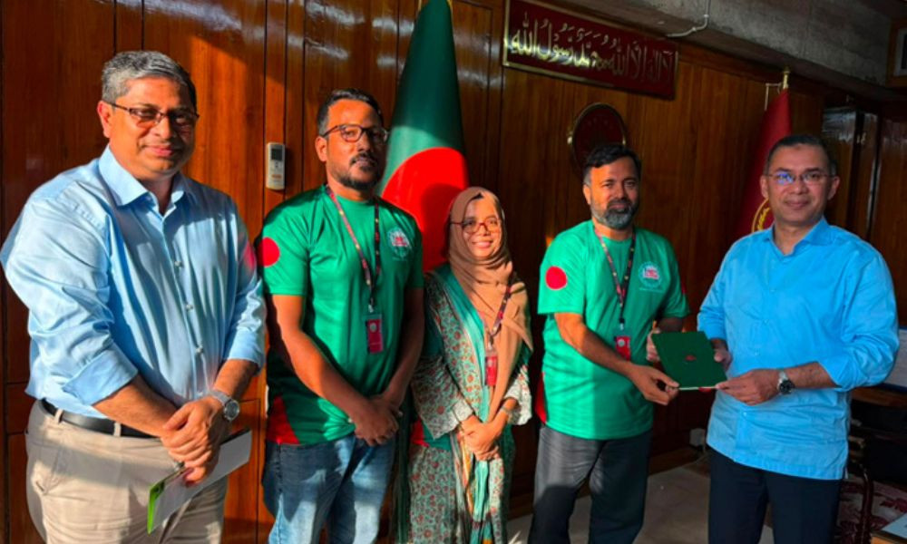 প্রধানমন্ত্রীর সঙ্গে বিডি ক্লিন প্রতিনিধিদলের সৌজন্য সাক্ষাৎ