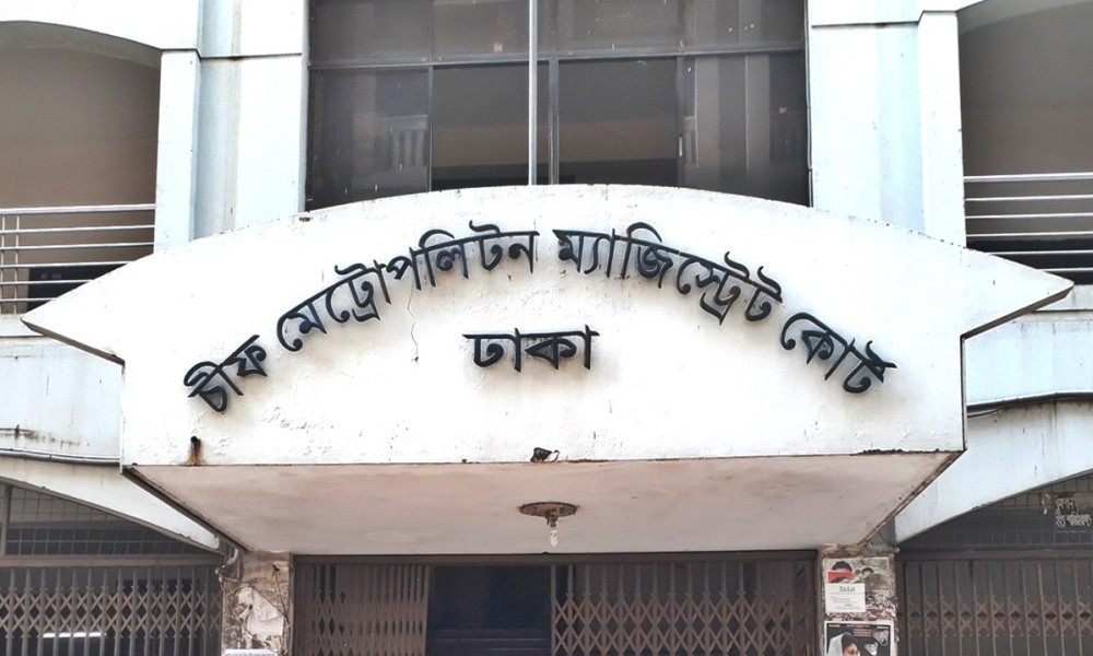 মিথ্যা অভিযোগে মামলা করে ফাঁসলেন কেবিন ক্রু শিমু