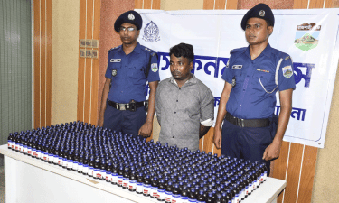 পাবনায় ৫০০ বোতল ফেনসিডিলসহ মাদক কারবারি গ্রেপ্তার