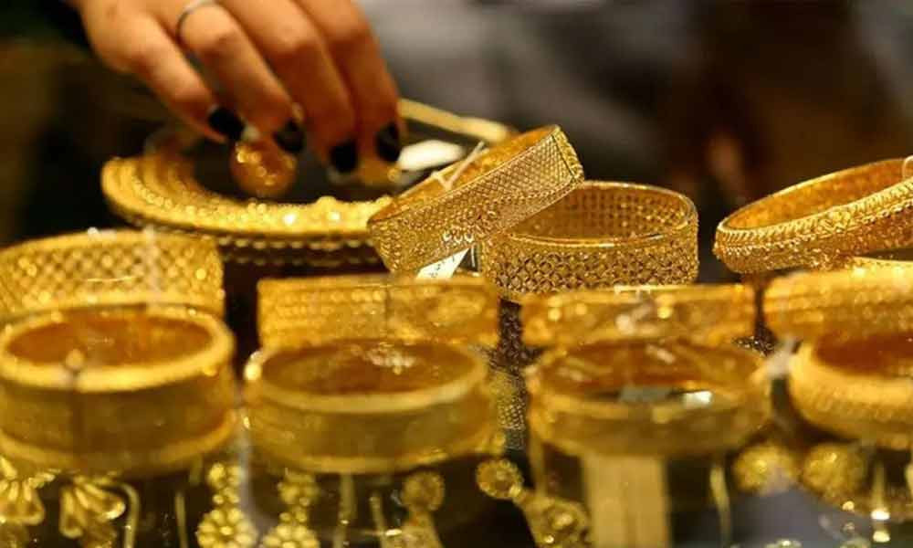 দুই দফা কমার পর আজ যত টাকায় বিক্রি হচ্ছে সোনা