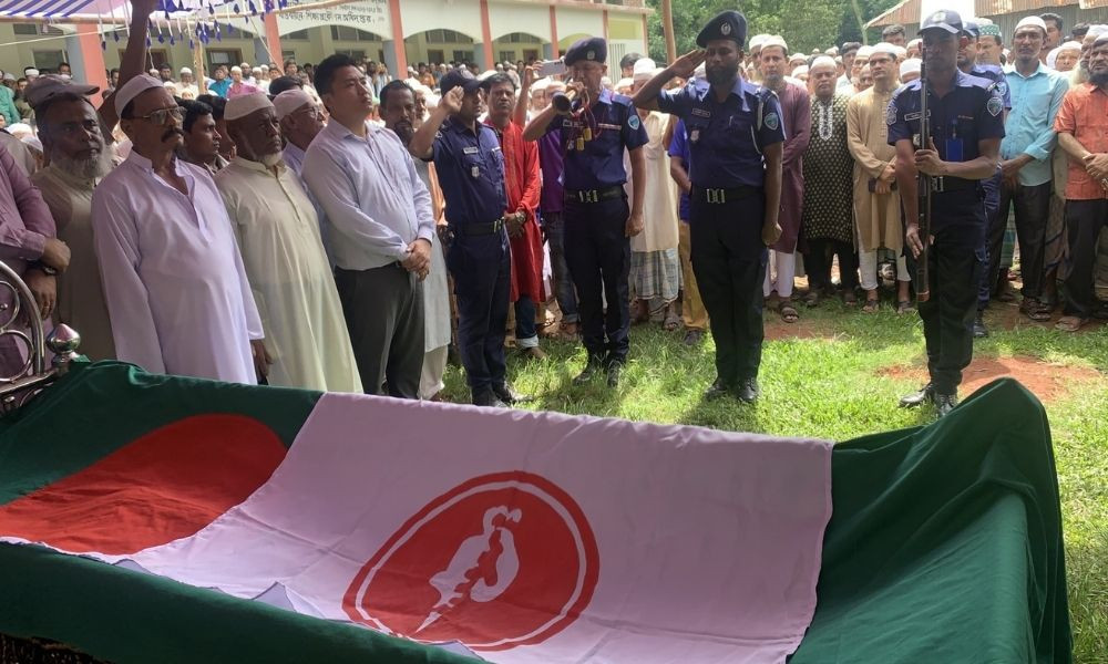 বীর মুক্তিযোদ্ধা গাজী বীন সালামকে রাষ্ট্রীয় মর্যাদায় দাফন