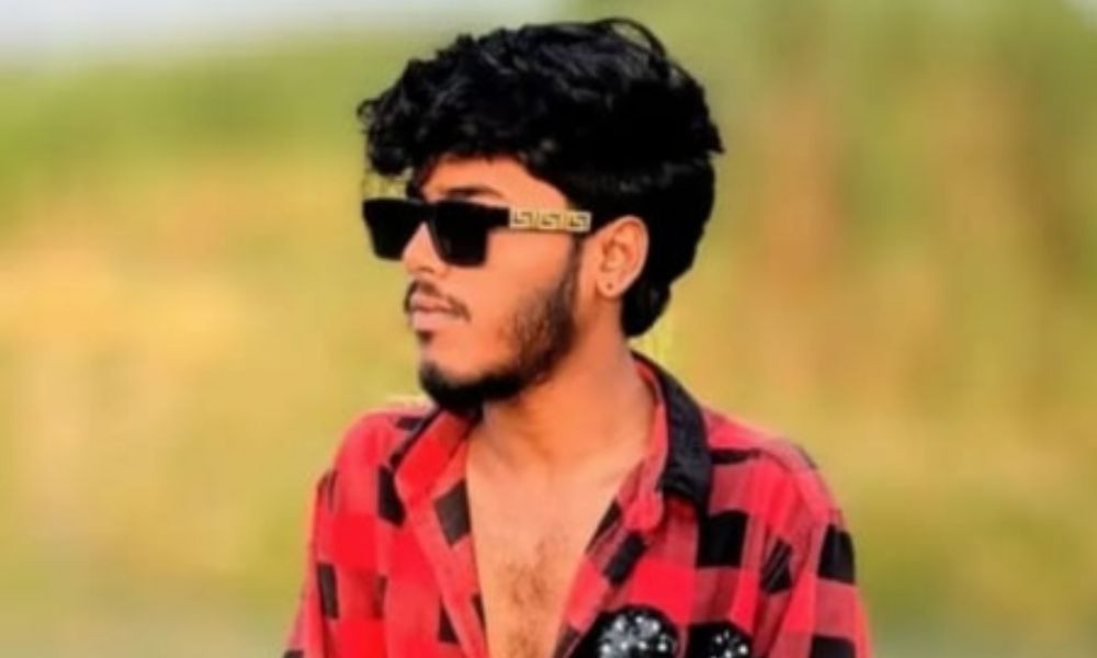 মাছ ধরতে গিয়ে বিদ্যুৎপৃষ্টে প্রাণ গেল তরুণের