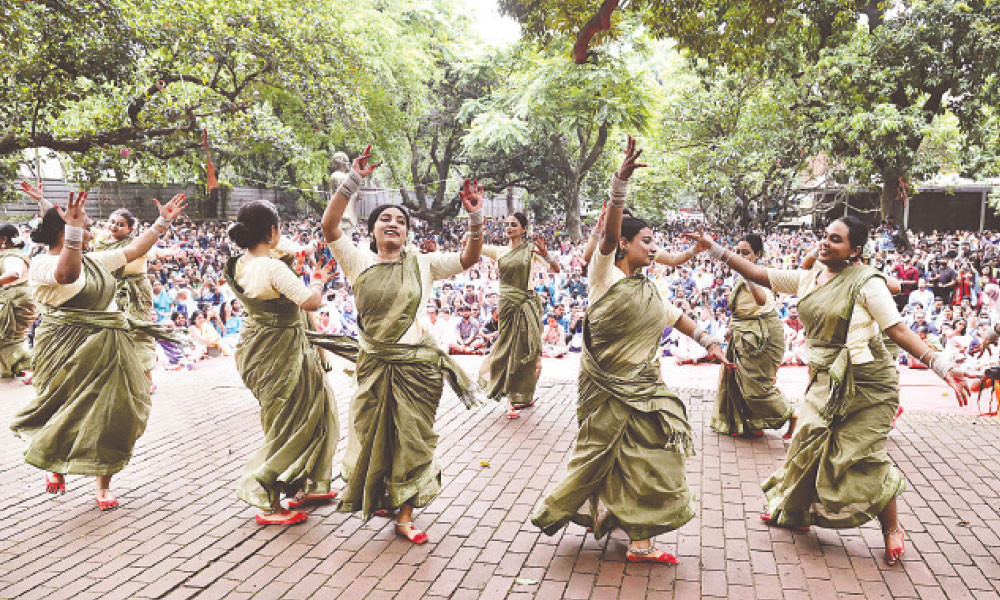 চারুকলায় বর্ষার ঘনঘটা