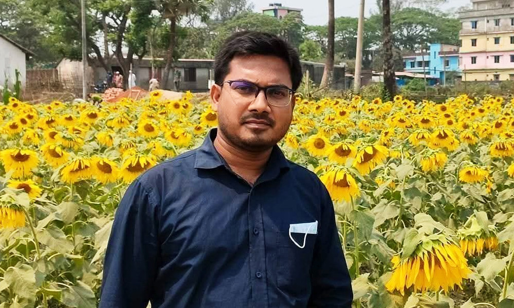 নোয়াখালীতে ট্রাক-মোটরসাইকেল সংঘর্ষে কৃষি কর্মকর্তা নিহত