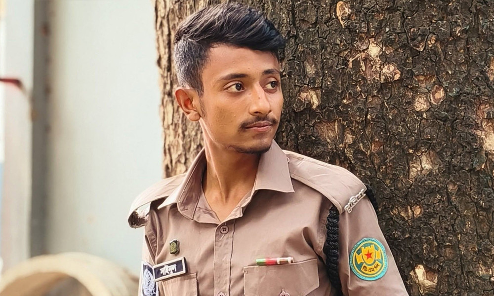 ‘বাইরে আগুন ভেতরে ছাই, এটাই আমার জীবন’