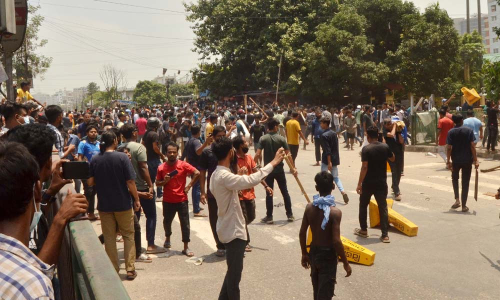 ১৮ জুলাই : বেসরকারি বিশ্ববিদ্যালয়ের প্রতিরোধে বদলে যায় আন্দোলনের চিত্র