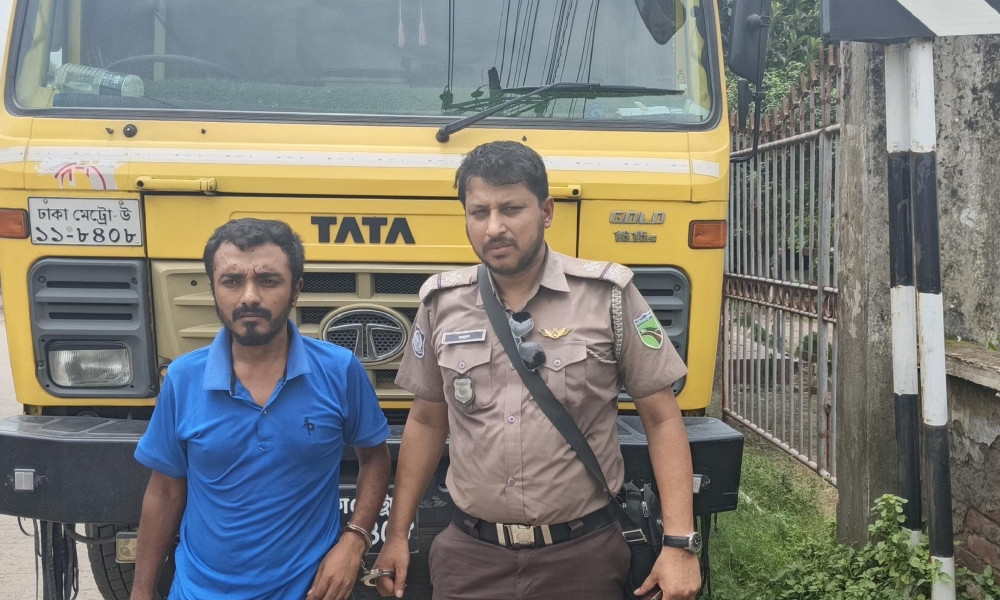 বাজার করে রাস্তা পার হওয়ার সময় ট্রাকের ধাক্কায় বৃদ্ধের মৃত্যু