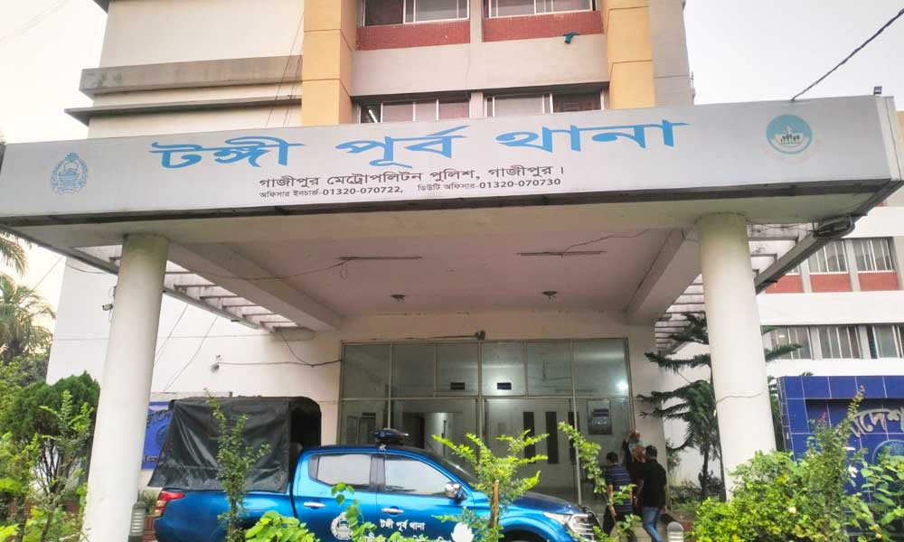 নামাজ পড়ে বের হতেই ব্যবসায়ীর ওপর হামলা, থানায় মামলা