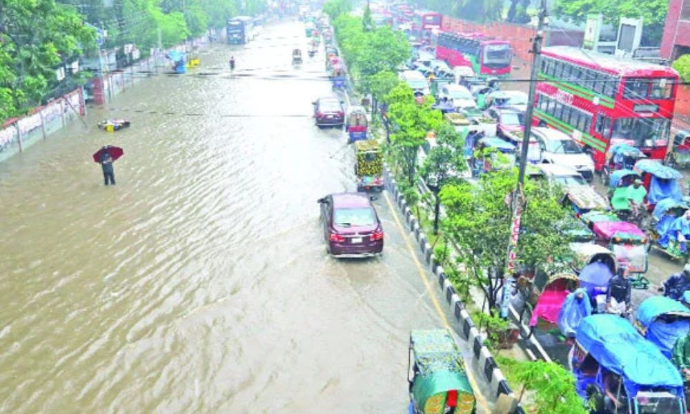 ঢাকা ডুবছে চার কারণে