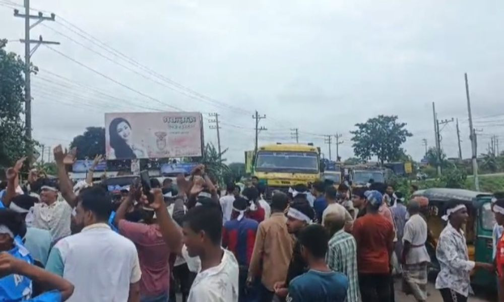 জিহাদ হত্যার বিচার দাবিতে ঢাকা-সিলেট মহাসড়ক অবরোধ