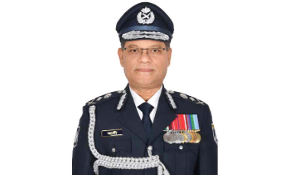 থাইল্যান্ডের উদ্দেশে ঢাকা ছাড়লেন আইজিপি