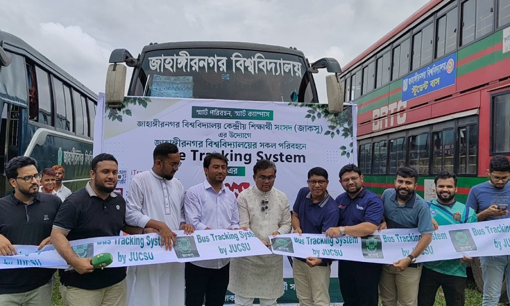 জাকসুর উদ্যোগে জাবির বাসে ‘আইট্র্যাকার’ উদ্বোধন