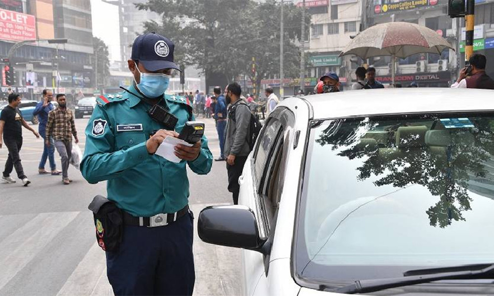 ট্রাফিক আইন লঙ্ঘনে ডিএমপির ২১৬০ মামলা