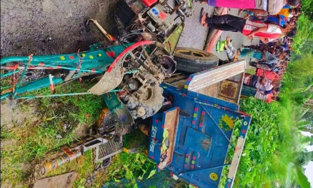 শার্শায় টলির সঙ্গে মোটরসাইকেলের সংঘর্ষে ২ যুবক নিহত