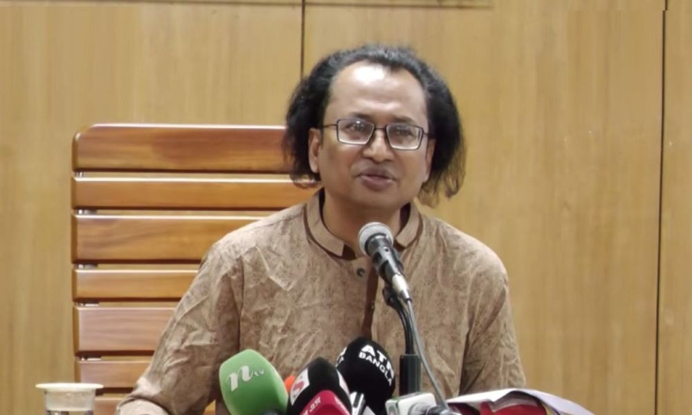 সাইবার বুলিং শক্তহাতে দমনে সরকার বদ্ধপরিকর : তথ্য উপদেষ্টা