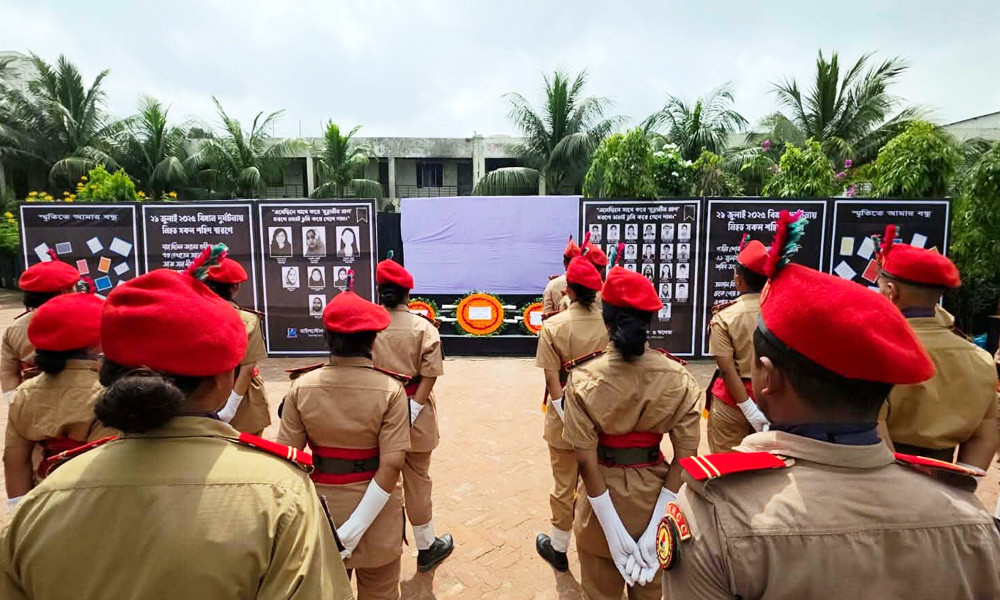 দুর্ঘটনায় নিহত শিক্ষার্থীদের স্মরণ করল মাইলস্টোন স্কুল