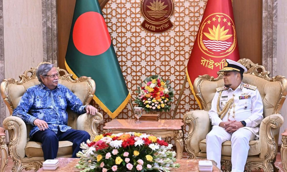 রাষ্ট্রপতির সঙ্গে বিদায়ি নৌপ্রধানের সৌজন্য সাক্ষাৎ