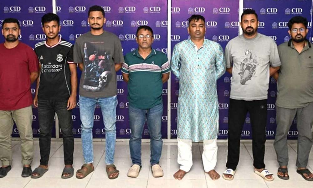 ৫৬ পাসপোর্টসহ ভিসা জালিয়াতচক্রের ৭ সদস্য গ্রেপ্তার