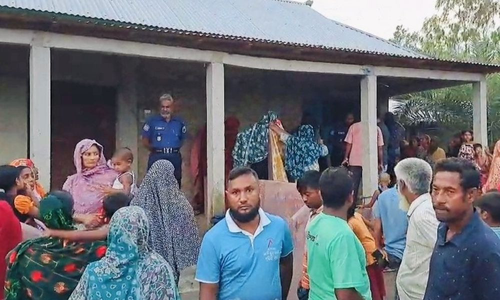 ‘পারিবারিক কলহে’ গর্ভবতী স্ত্রীকে কুপিয়ে হত্যা, স্বামী আটক