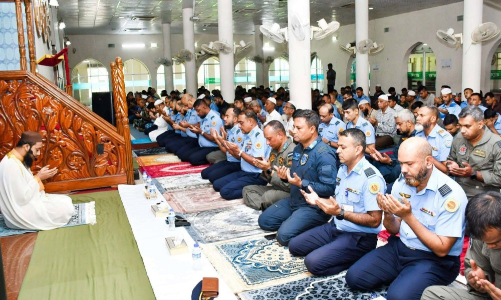 মাইলস্টোন দুর্ঘটনায় হতাহতদের স্মরণে বিমানবাহিনীর সব মসজিদে দোয়া