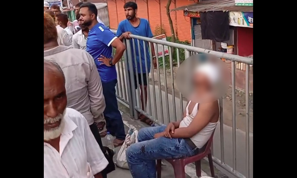 চলন্ত ট্রেনে পাথর নিক্ষেপ, চোখে গুরুতর আঘাত পেলেন যাত্রী