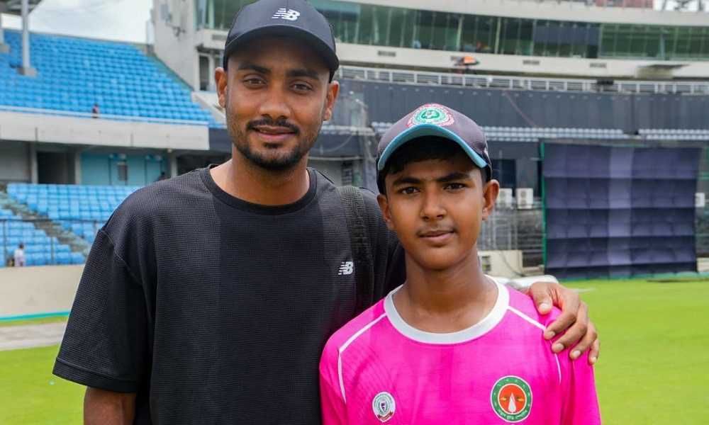 রাজবাড়ীর টেপ টেনিস ক্রিকেট থেকে মিরপুরের মঞ্চে মশিউর