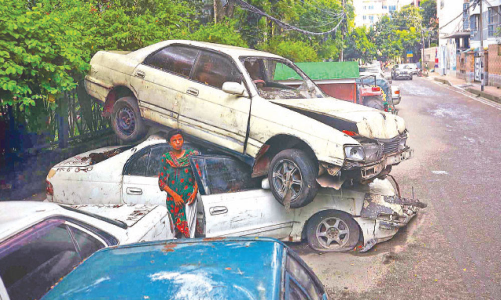 নষ্ট হচ্ছে সোয়া ১৪ লাখ আলামত