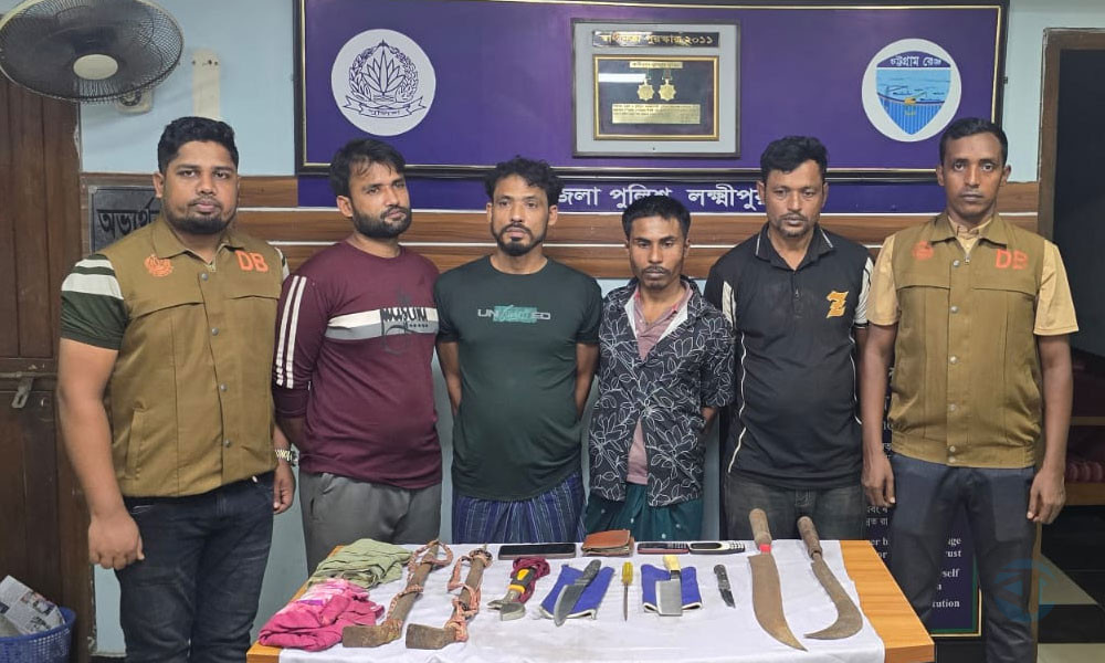 ডাকাতির প্রস্তুতি কালে দেশীয় অস্ত্রসহ আটক ৪