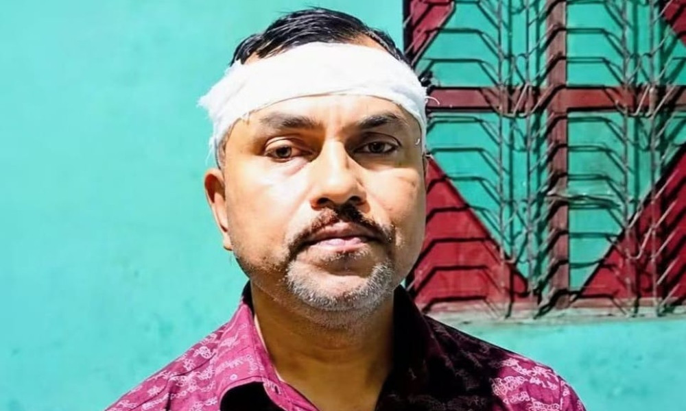 নেত্রকোনায় বিকাশ ব্যবসায়ীকে কুপিয়ে টাকা ও মোবাইল ছিনতাই
