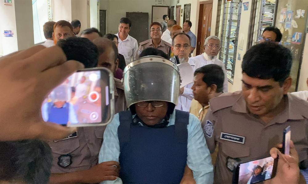 ইউরোপিয়ান ইউনিভার্সিটির ট্রাস্টি বোর্ডের সাবেক চেয়ারম্যানসহ দুজন রিমান্ডে